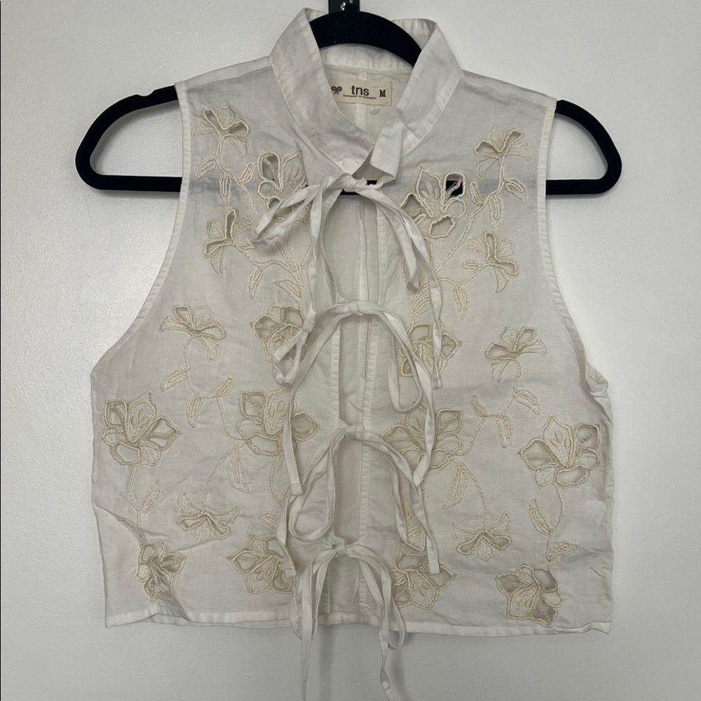 Embroidered White Sleeveless Cotton Open Tie Top
